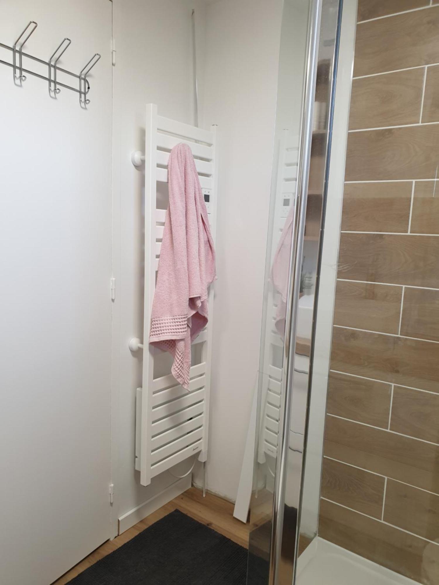 מונטיווילייה Chambre Privee Dans Petite Maison Typique מראה חיצוני תמונה